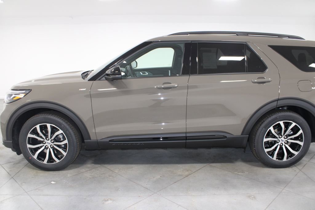 New 2026 Ford Explorer ST-Line image 5