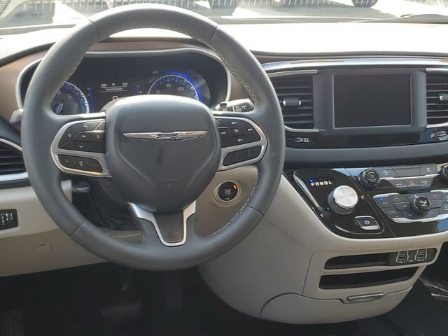 Used 2023 Chrysler Voyager LX FWD image 13