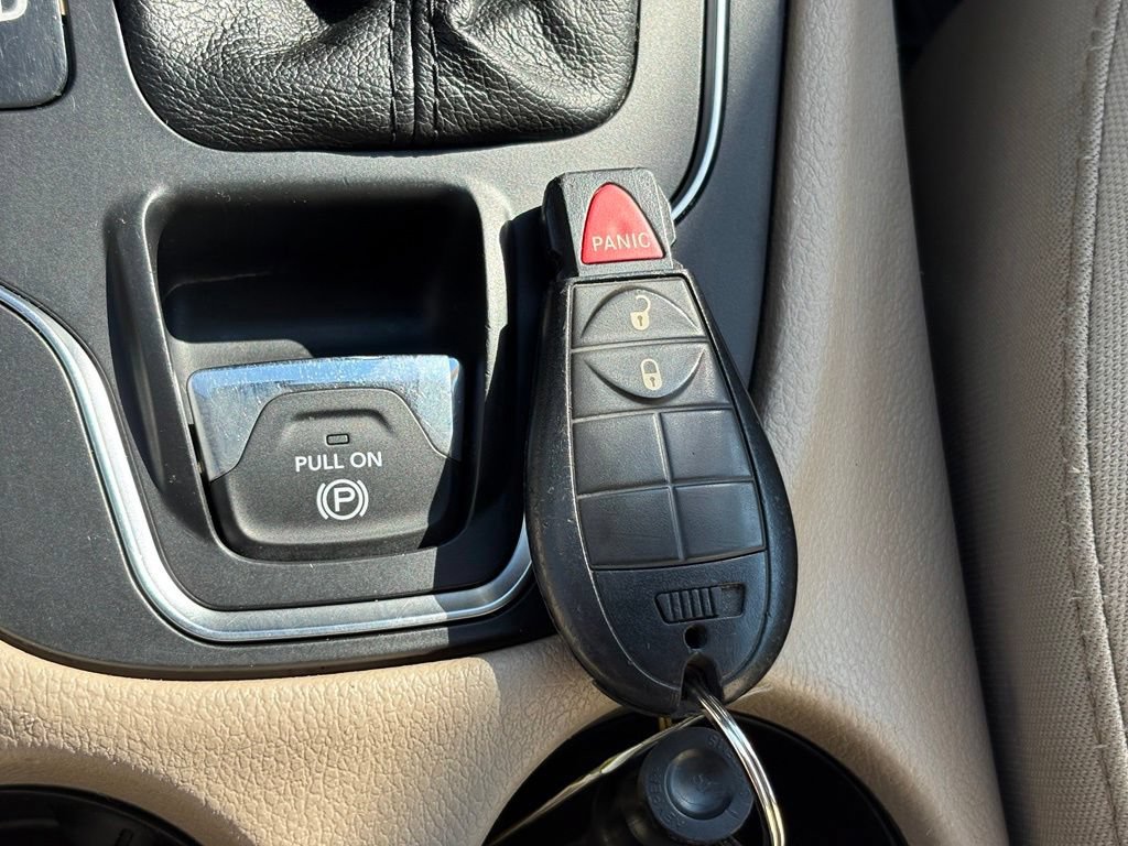 Used 2019 Jeep Cherokee Latitude w/ Popular Appearance Group AWD/4WD image 17