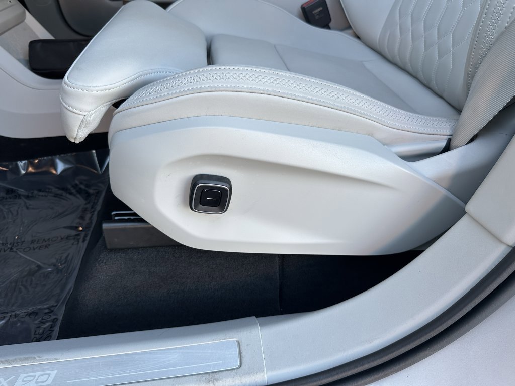 Used 2025 Volvo EX90 Plus image 28