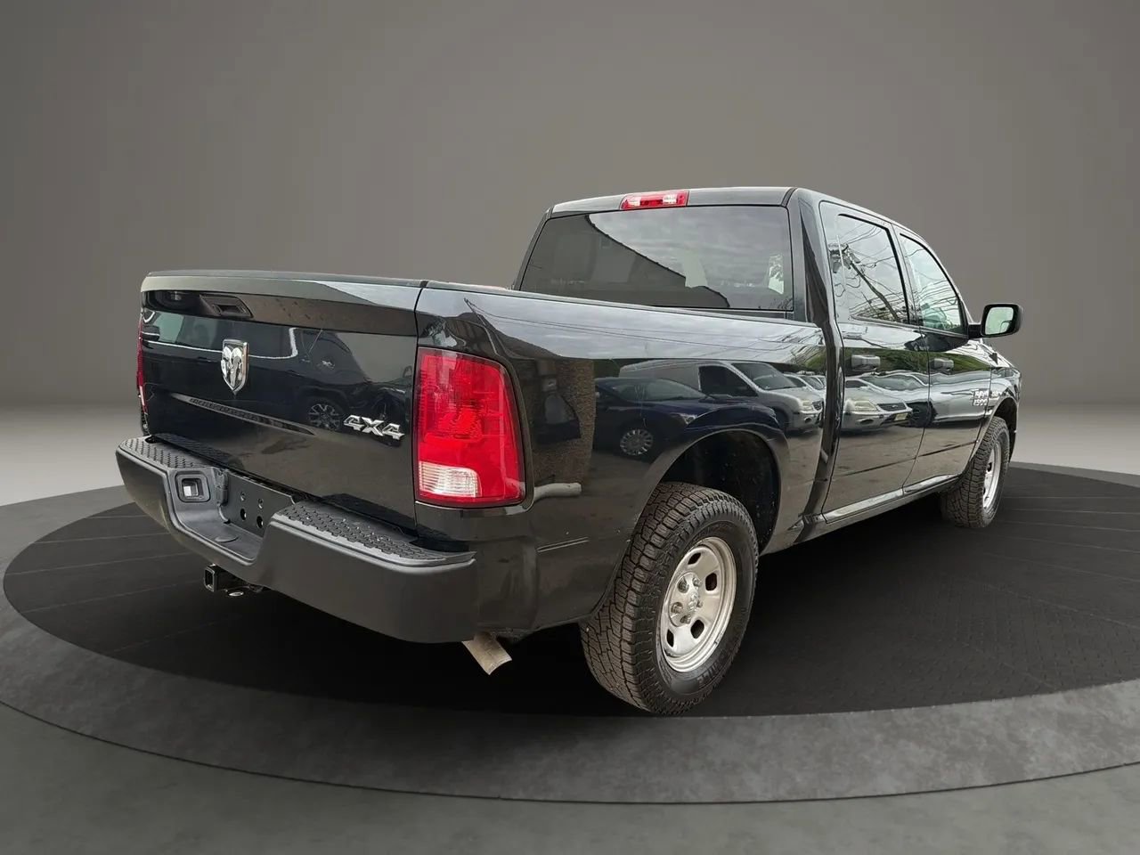 Used 2018 RAM 1500 4x4 Crew Cab w/ Protection Group image 5