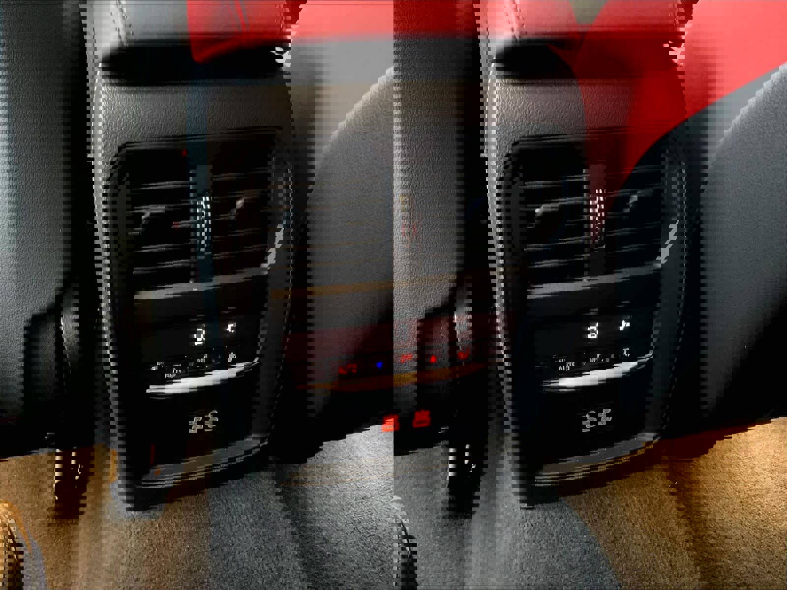 Used 2023 BMW M4 Coupe w/ M Driver's Package image 36