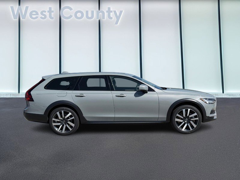 New 2025 Volvo V90 B6 Cross Country Ultra w/ Protection Package Premier image 2