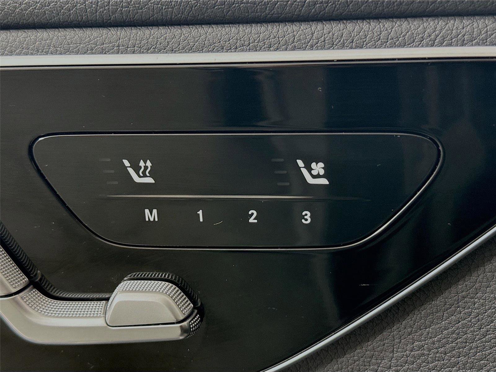 Used 2022 Mercedes-Benz C 300 Sedan image 30