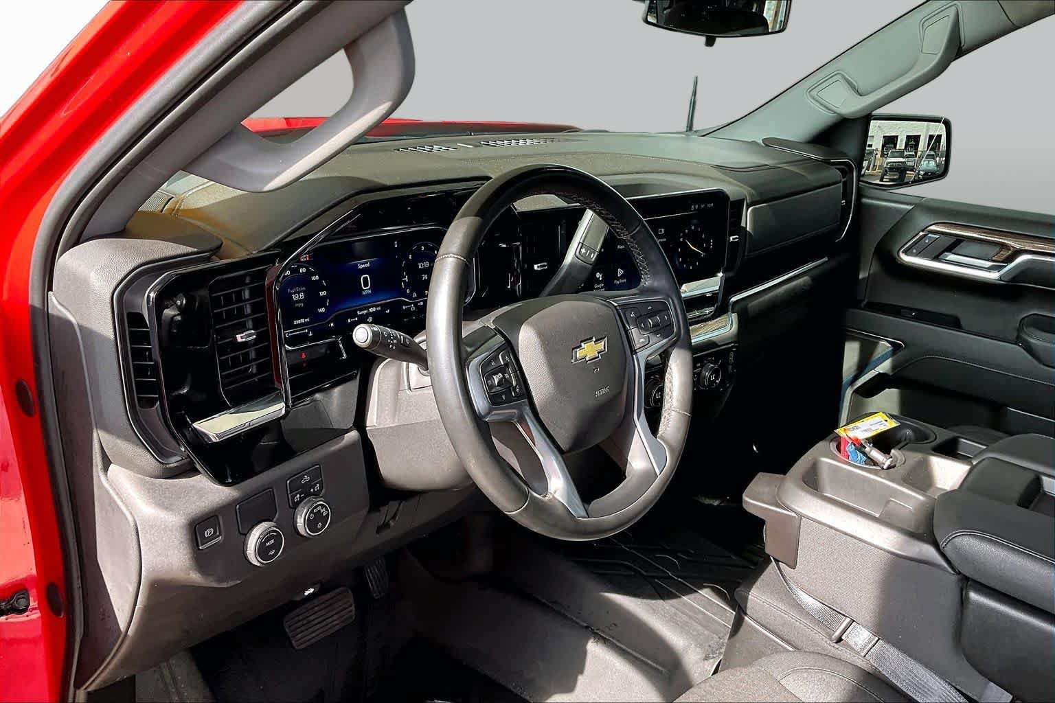 Used 2024 Chevrolet Silverado 1500 LT w/ Protection Package RWD image 17