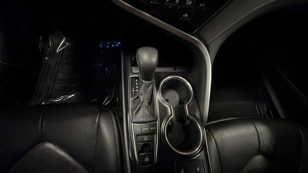 Used 2019 Toyota Camry XSE FWD image 17