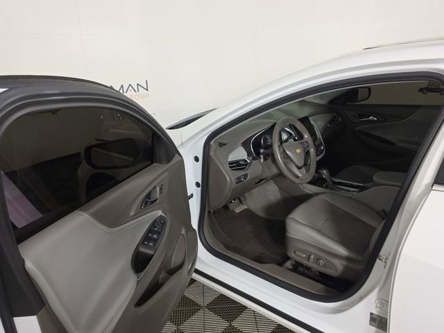 Used 2018 Chevrolet Malibu LT w/ Leather Package image 18