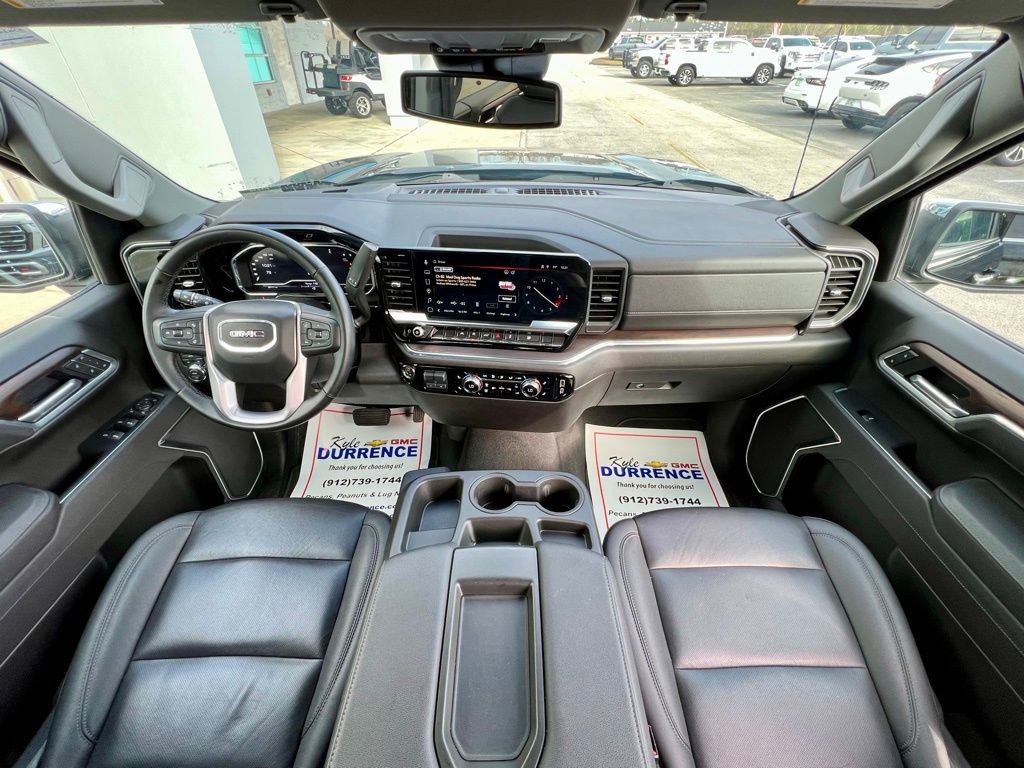 Used 2025 GMC Sierra 1500 SLT image 2