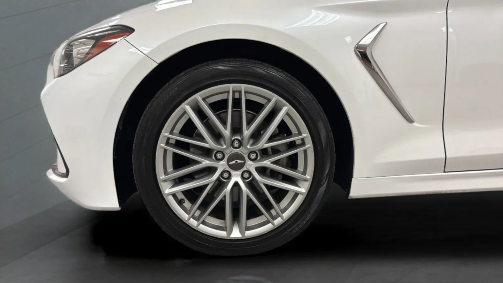Used 2020 Genesis G70 2.0T RWD image 35