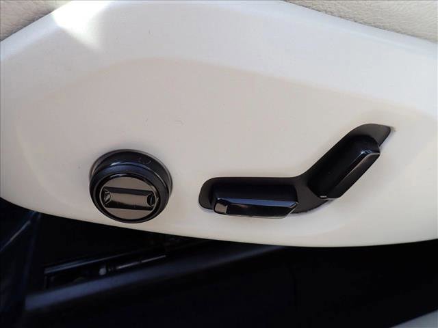 Used 2021 Volvo XC60 T5 Momentum w/ Protection Package Premier image 15