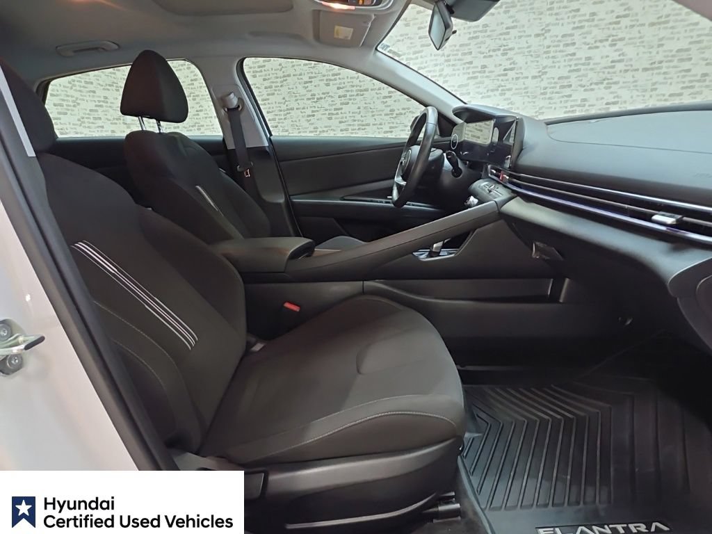 Used 2025 Hyundai Elantra SEL FWD image 9