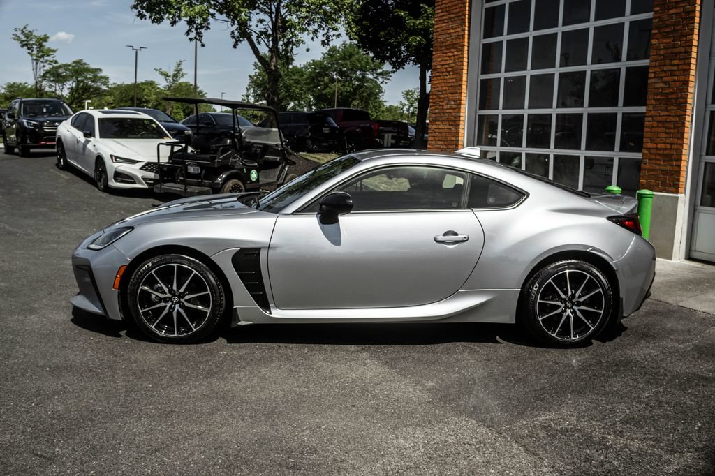 Used 2025 Toyota GR86 RWD image 35