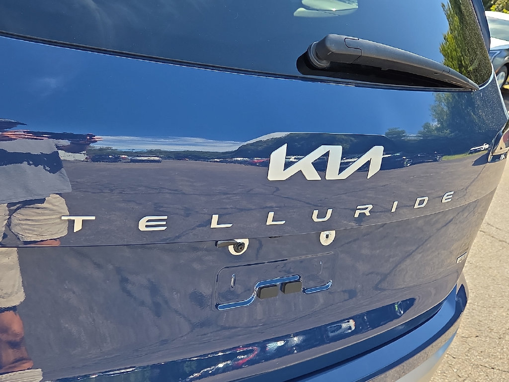 Certified 2024 Kia Telluride EX w/ EX Captain's Chair Package AWD/4WD image 31