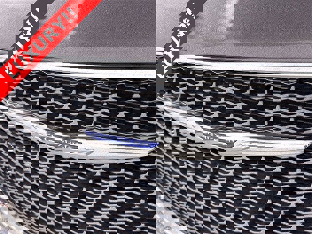 Used 2018 Chrysler 300 Limited image 33