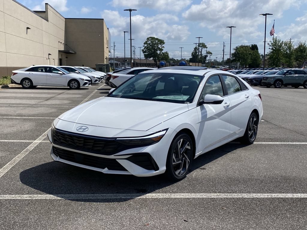 New 2026 Hyundai Elantra Limited FWD image 4