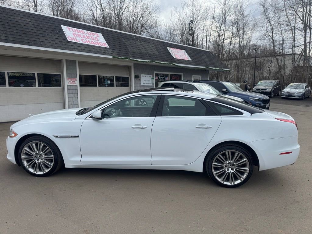 Used 2013 Jaguar XJ AWD image 9