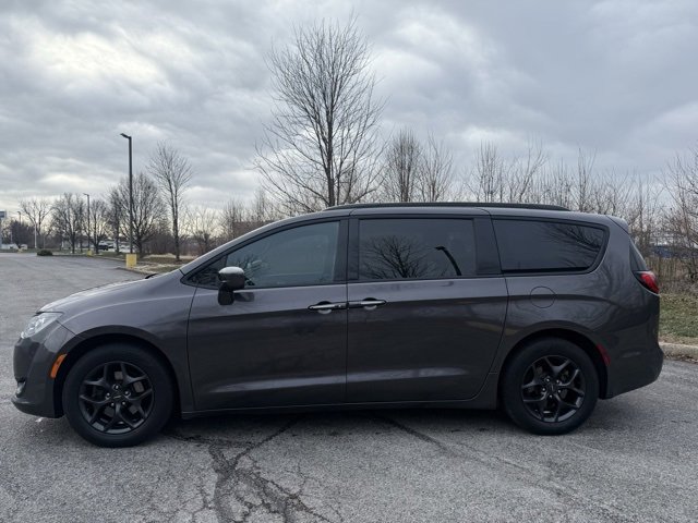 Used 2018 Chrysler Pacifica Touring-L Plus w/ S Appearance Package image 6