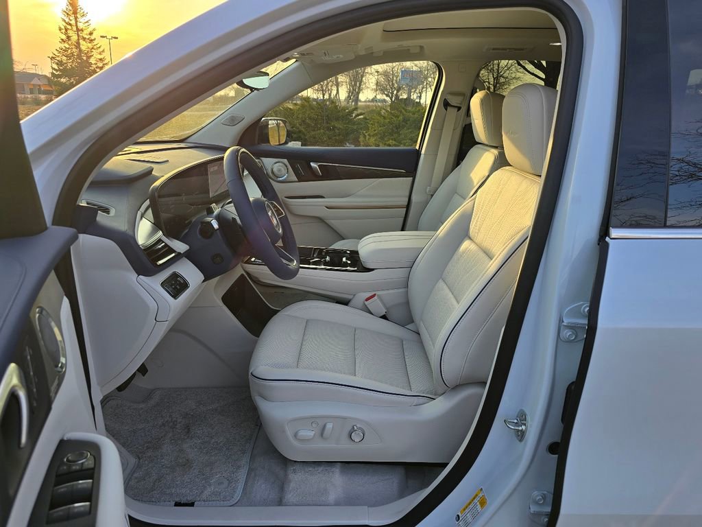 New 2026 Buick Enclave Avenir w/ Super Cruise Package image 16