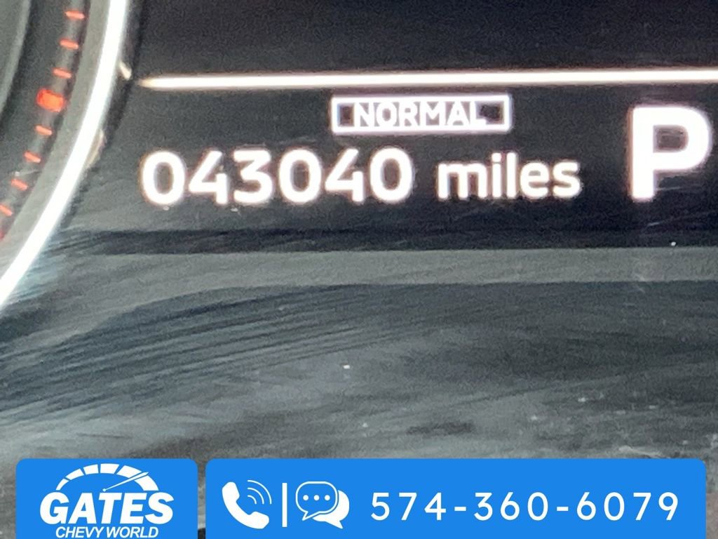 Used 2025 Mitsubishi Outlander SE image 4