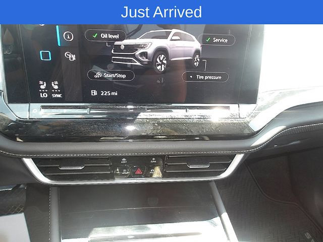 Used 2025 Volkswagen Atlas Cross Sport SE AWD/4WD image 19