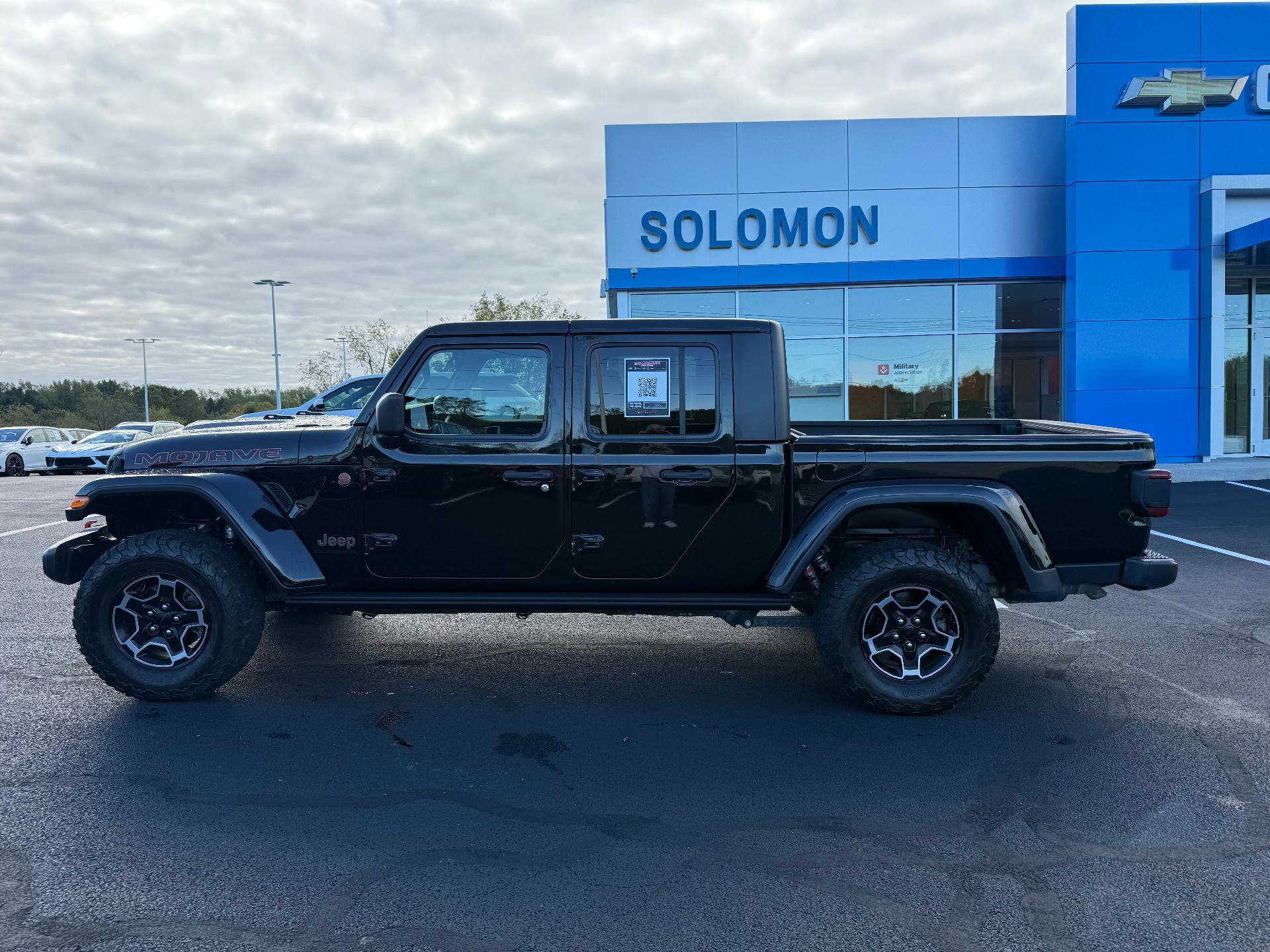 Used 2021 Jeep Gladiator Mojave AWD/4WD image 2