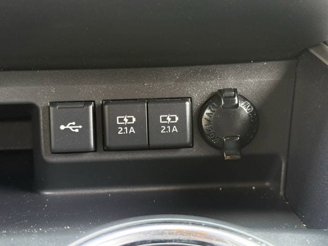 Used 2021 Toyota Highlander XSE FWD image 22