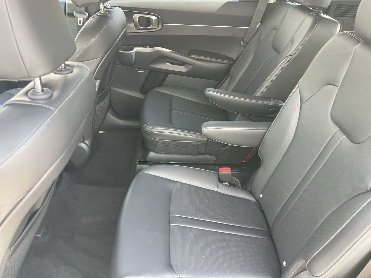 Certified 2026 Kia Sorento EX w/ EX Premium Package image 16