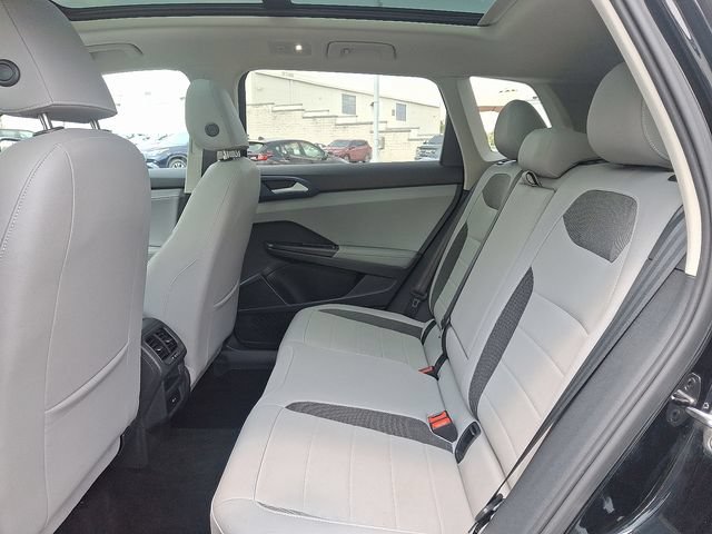 Used 2024 Volkswagen Taos SE AWD/4WD image 10