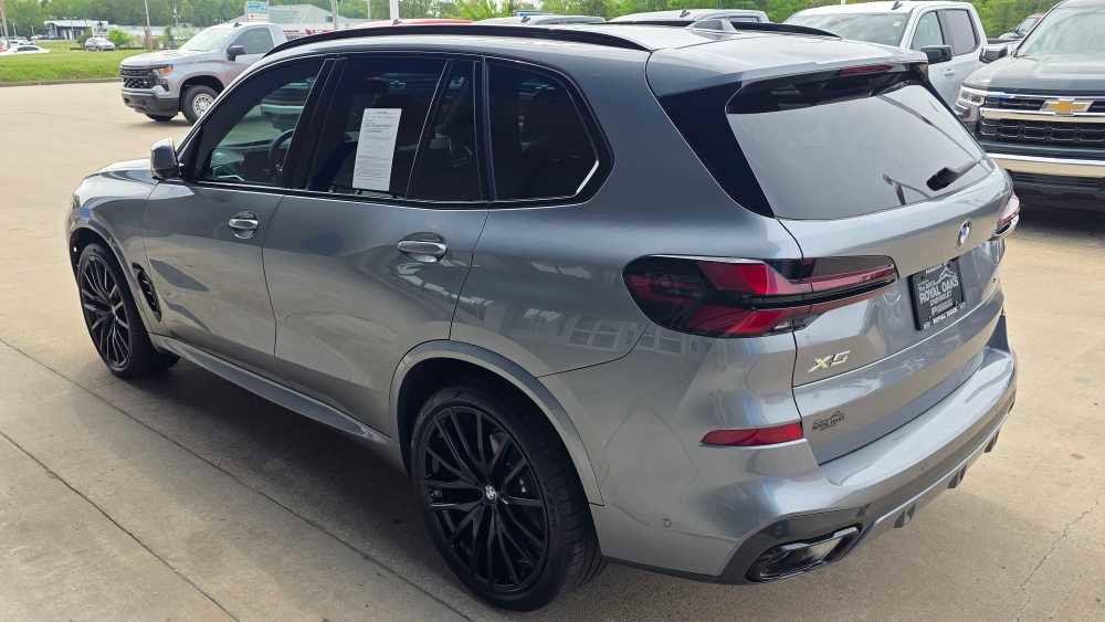 Used 2026 BMW X5 sDrive40i w/ M Sport Package image 3