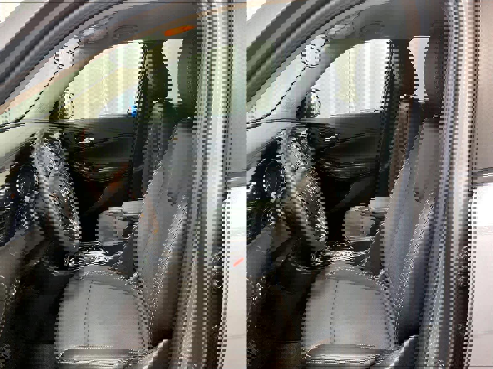 Used 2022 Buick Encore GX Select image 10