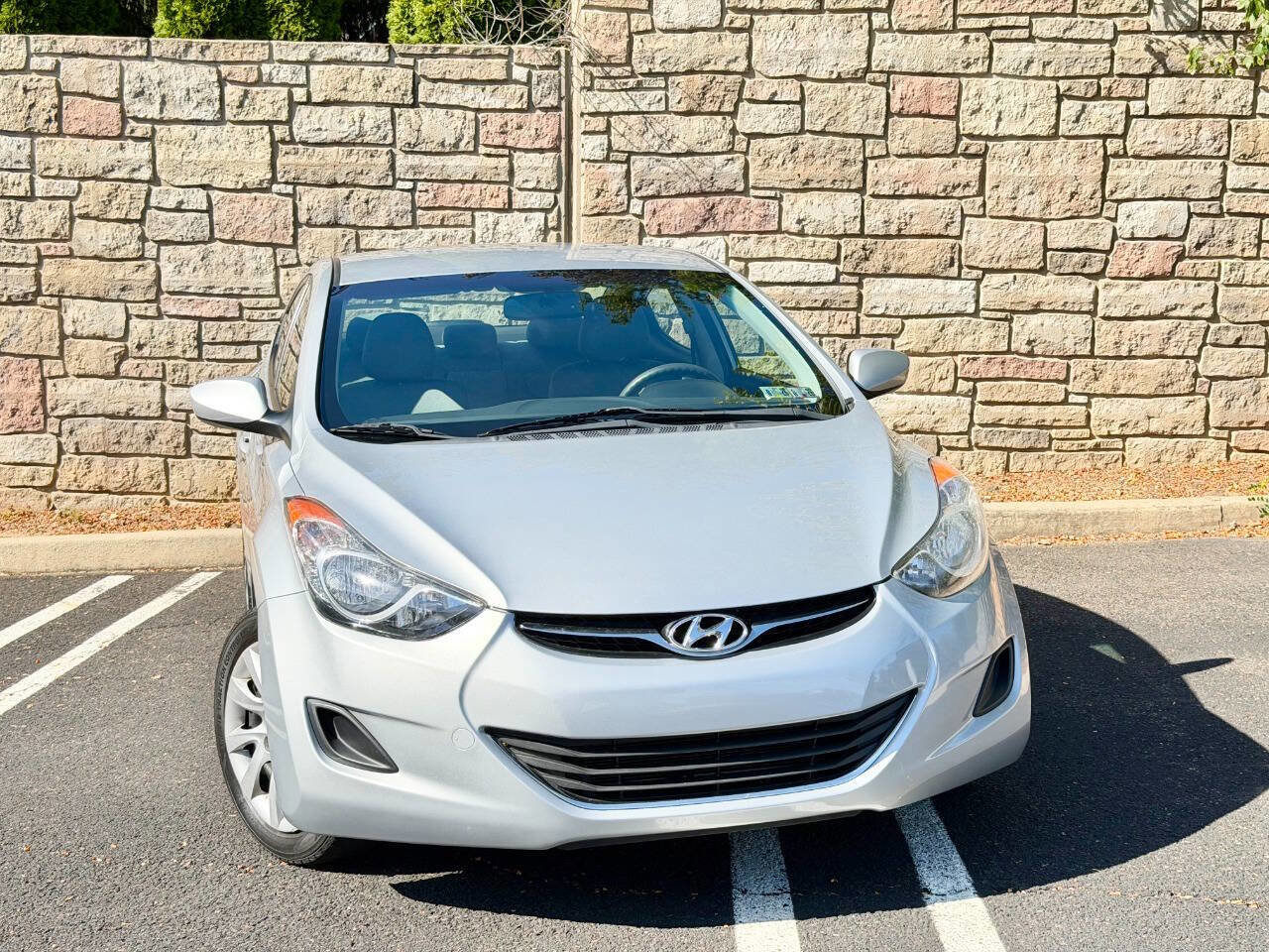 Used 2012 Hyundai Elantra GLS image 2