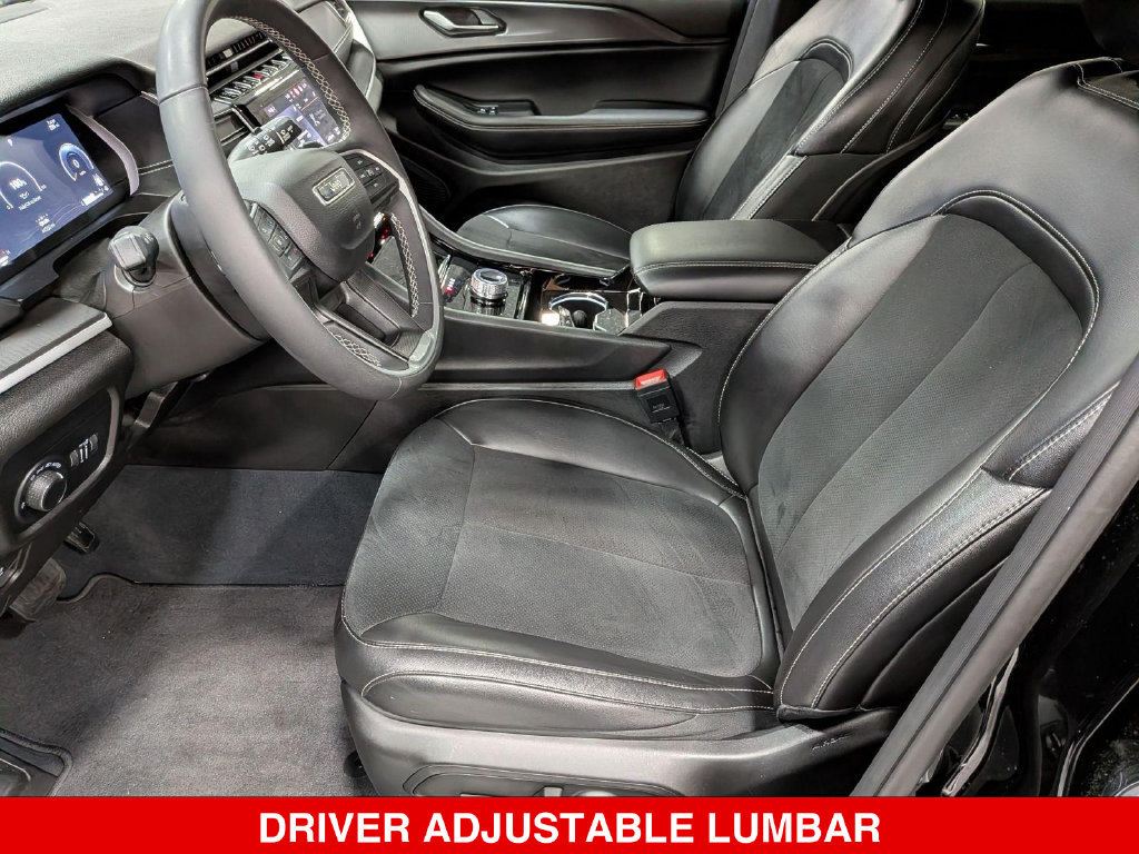 Used 2023 Jeep Grand Cherokee L Laredo AWD/4WD image 12