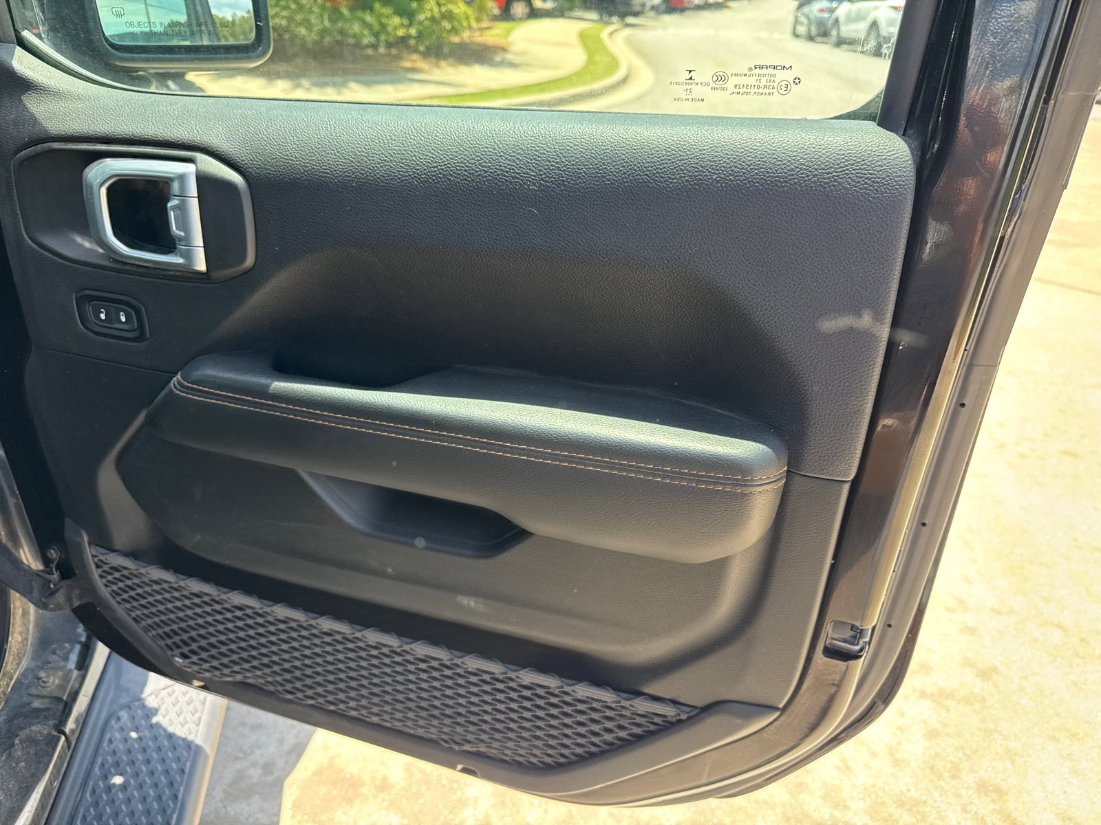 Used 2022 Jeep Gladiator Overland AWD/4WD image 17