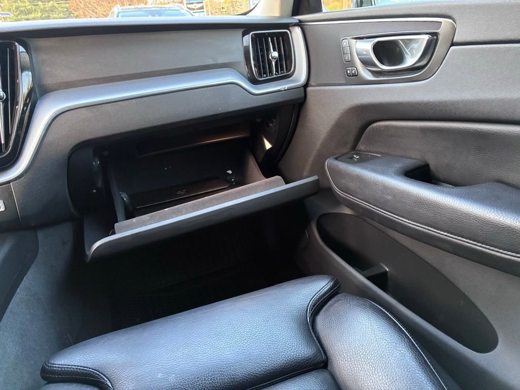 Used 2019 Volvo XC60 T6 Momentum w/ Premium Package image 41