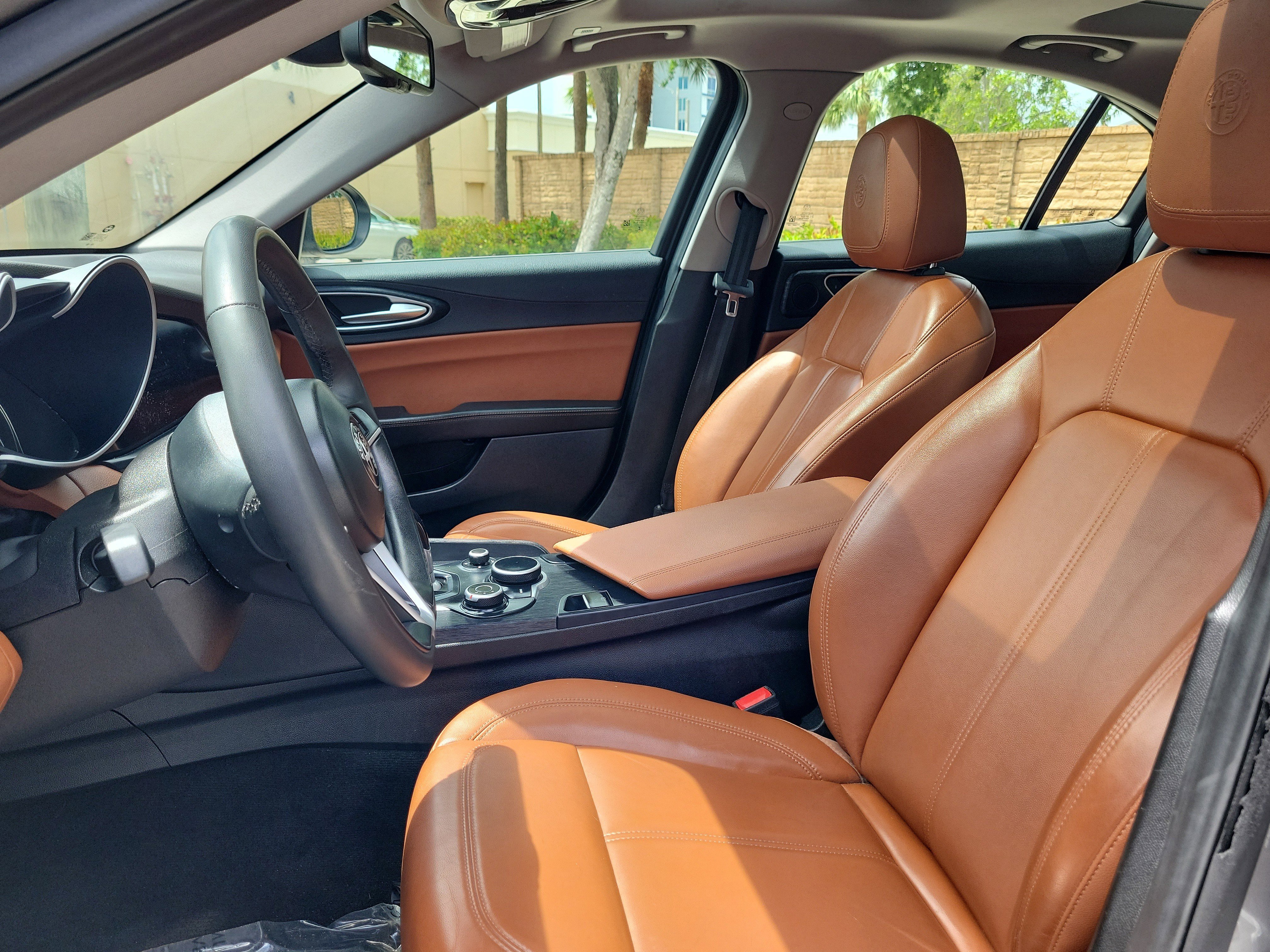 Used 2019 Alfa Romeo Giulia AWD w/ Cold Weather Package image 21