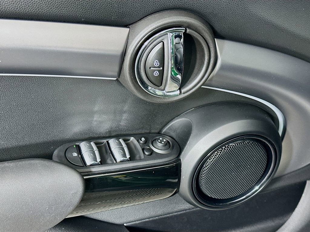 Used 2024 MINI Cooper S image 18