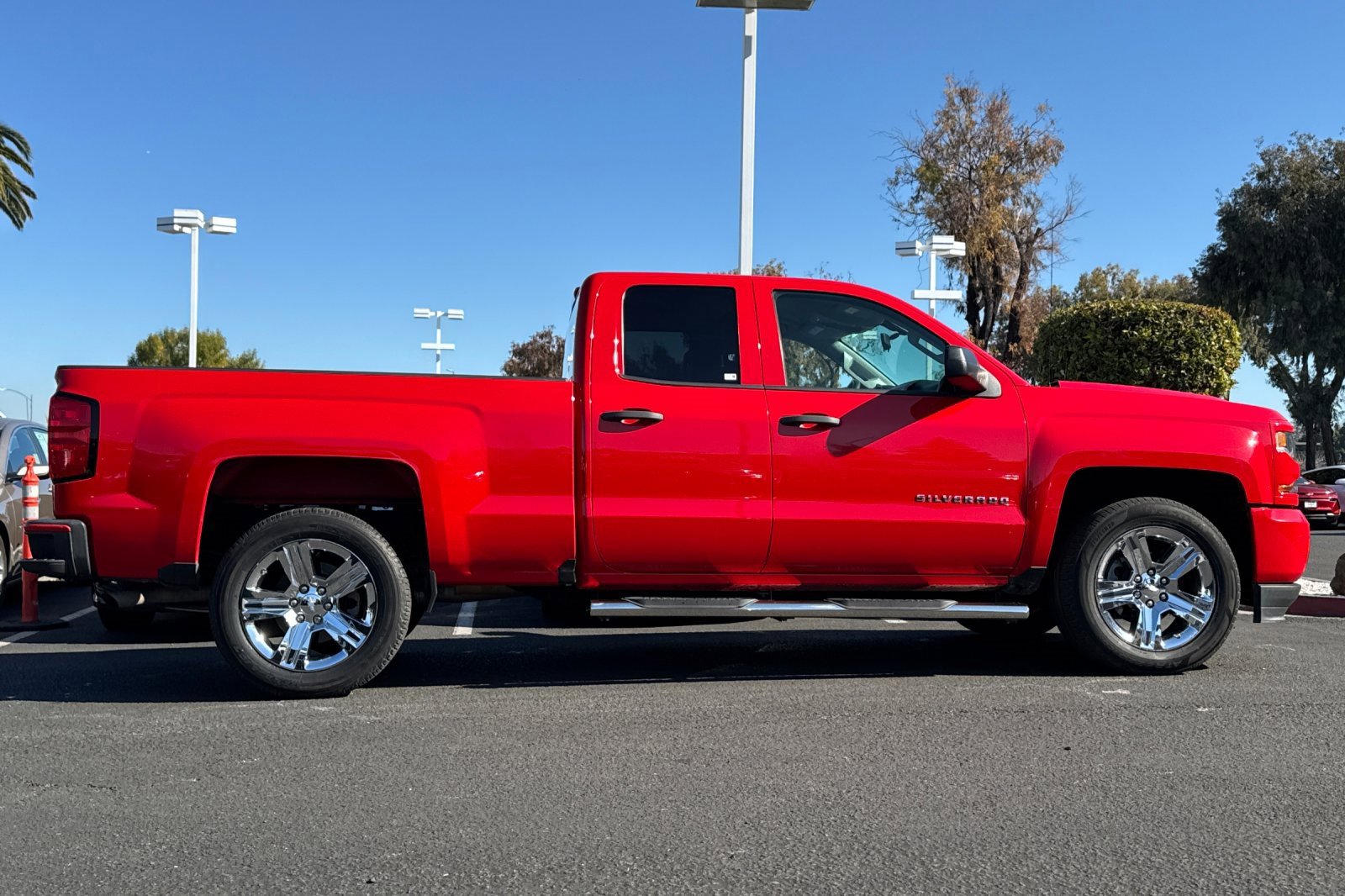 Used 2018 Chevrolet Silverado 1500 Custom w/ Custom Value Package image 4