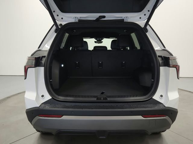 New 2026 Chevrolet Equinox LT w/ Convenience Package II FWD image 32