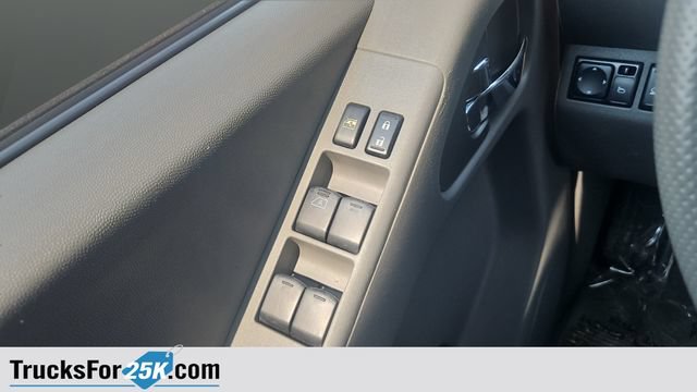 Used 2013 Nissan Frontier SV AWD/4WD image 23