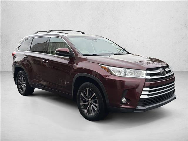 Used 2018 Toyota Highlander XLE image 3