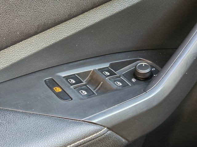 Used 2024 Volkswagen Jetta SE FWD image 31