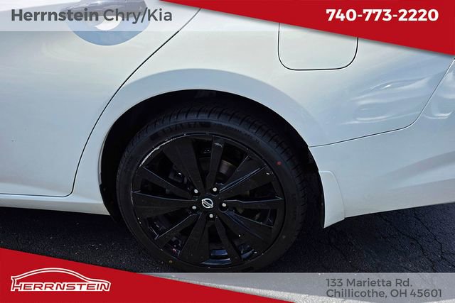 Used 2022 Nissan Altima 2.5 SR w/ Midnight Edition Package AWD/4WD image 25