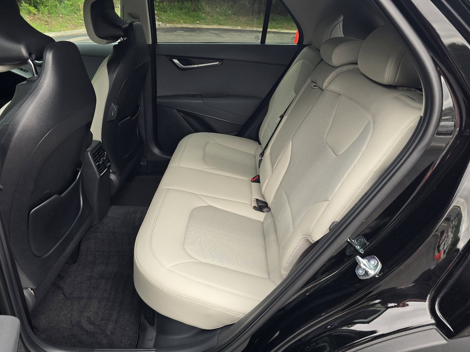 Used 2025 Kia Niro EX FWD image 10