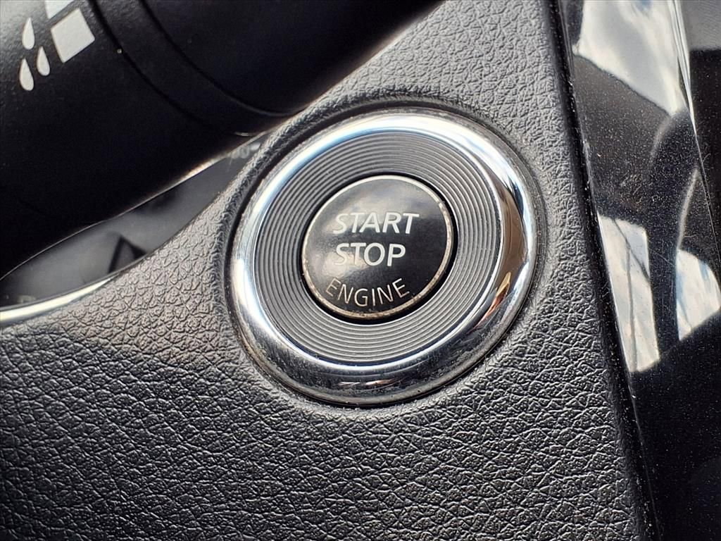 Used 2019 Nissan Rogue SV image 28