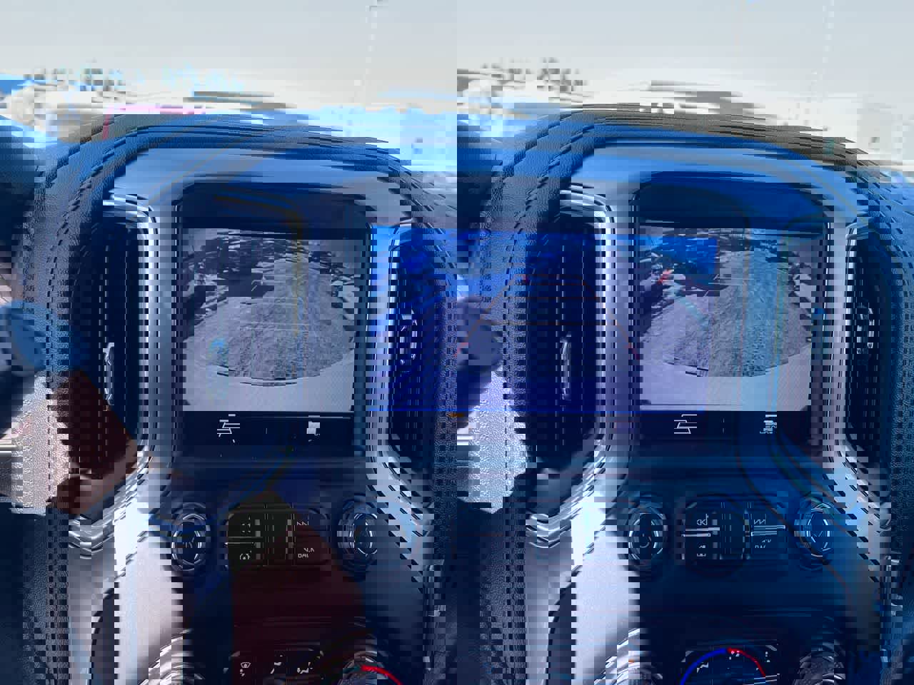 Used 2022 Chevrolet Silverado 1500 LT w/ Safety Package image 17