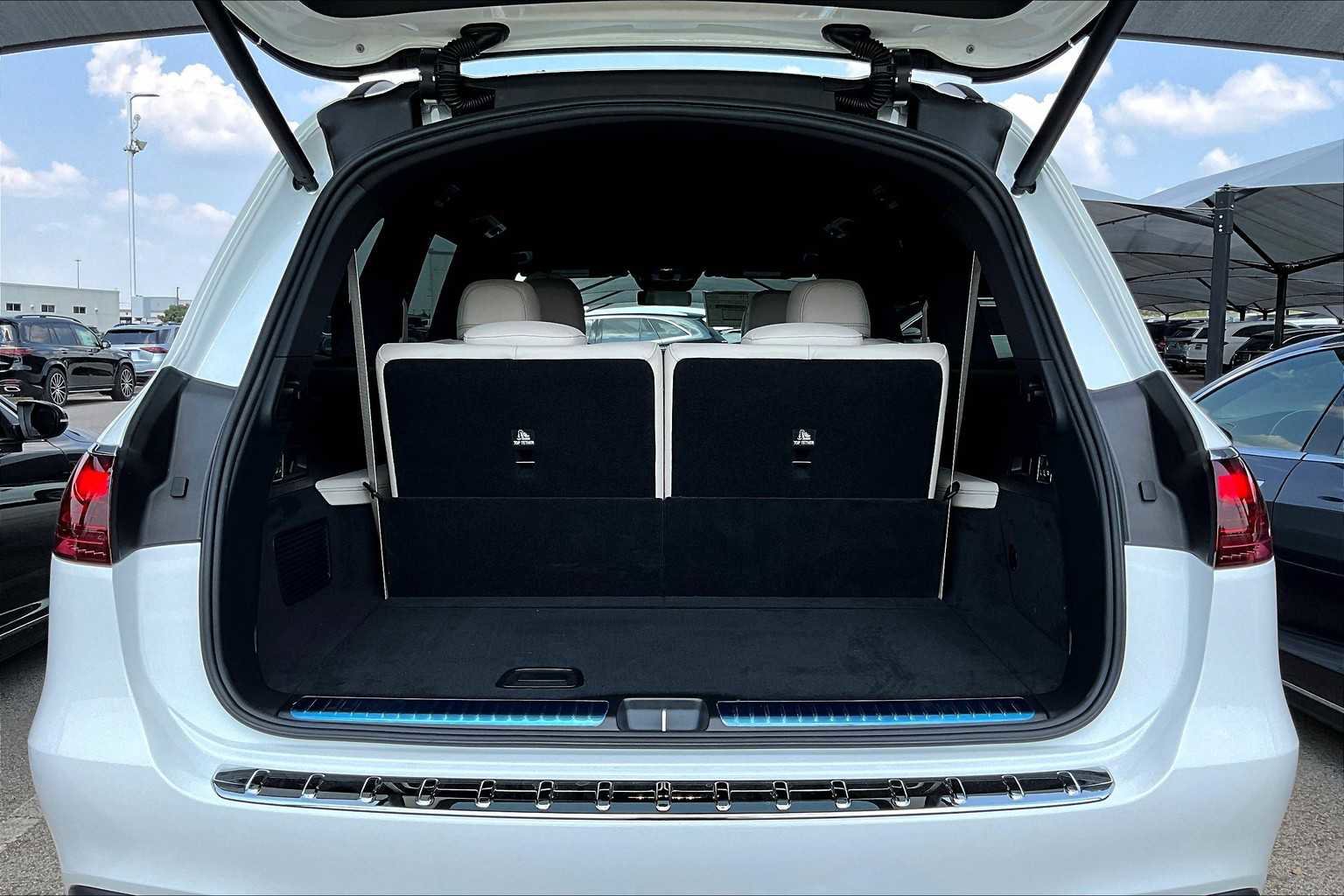 New 2026 Mercedes-Benz GLS 580 4MATIC image 14