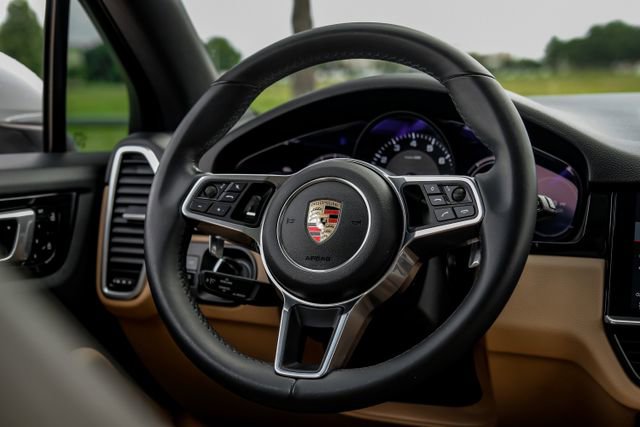 Used 2019 Porsche Cayenne AWD/4WD image 20