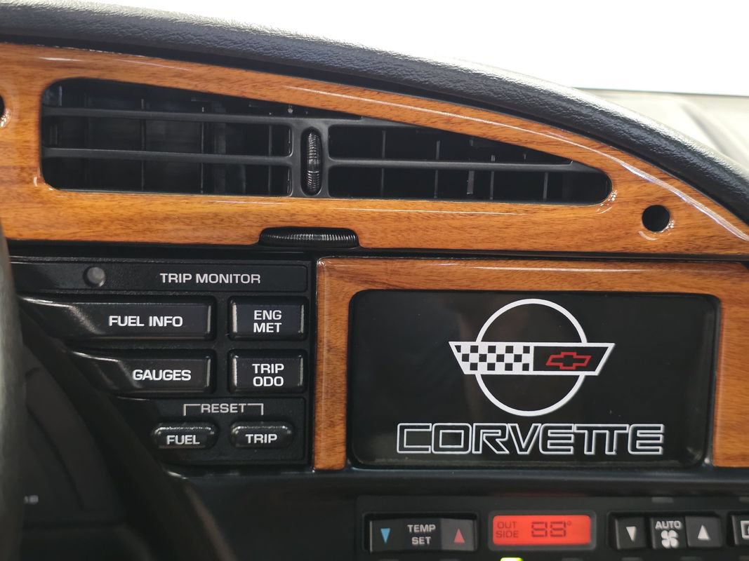 Used 1994 Chevrolet Corvette Coupe RWD image 33