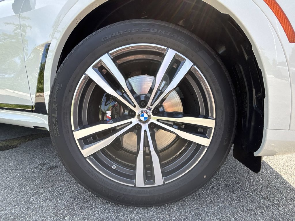 Used 2027 BMW X7 xDrive40i w/ M Sport Package AWD/4WD image 19