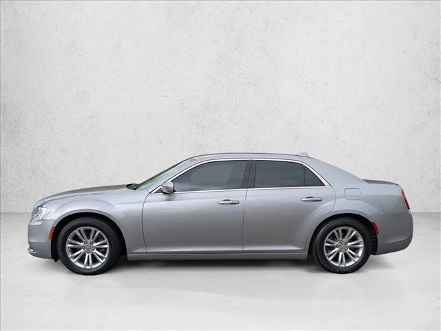 Used 2017 Chrysler 300 Limited image 9